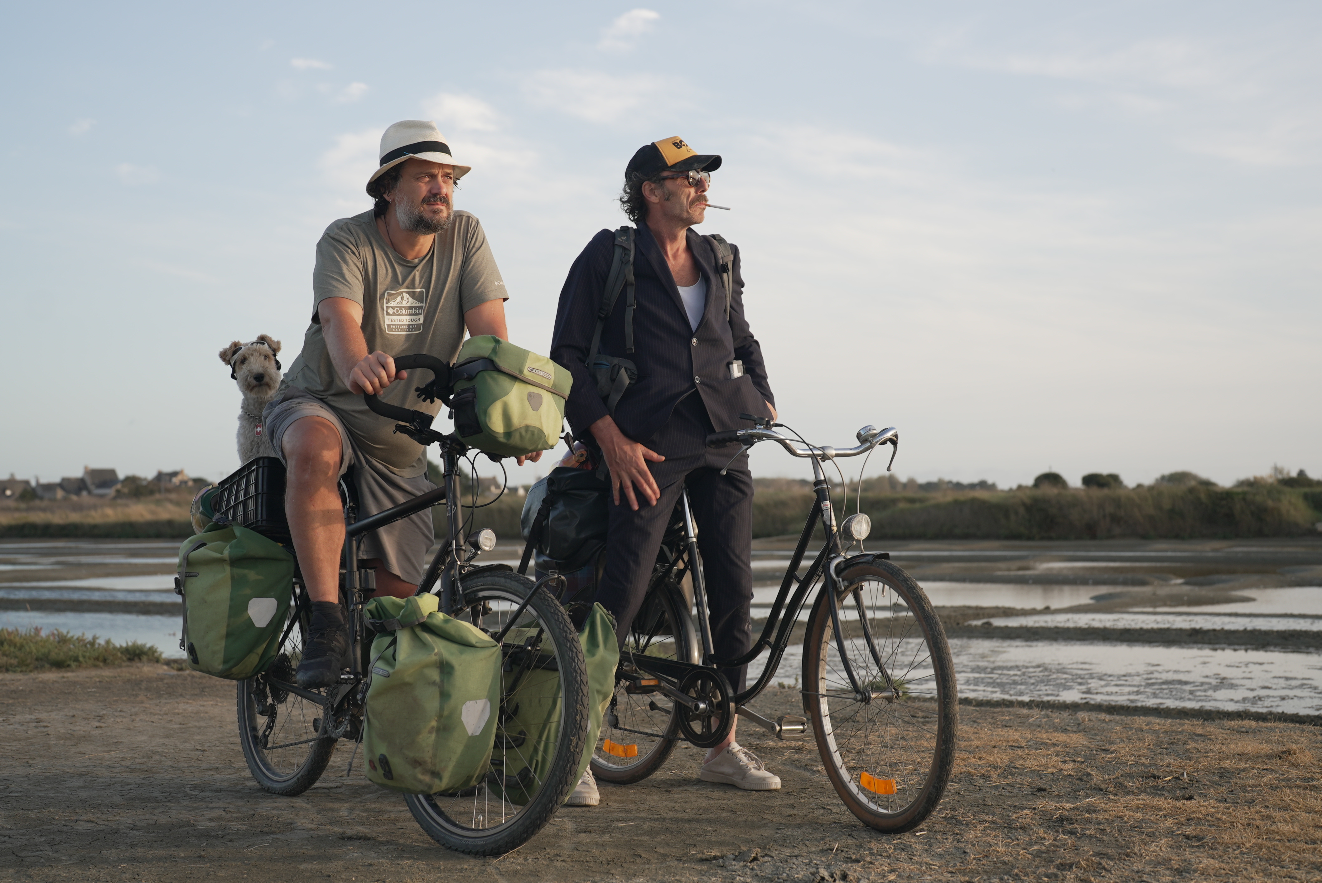 DE BICICLETA - CINEMA