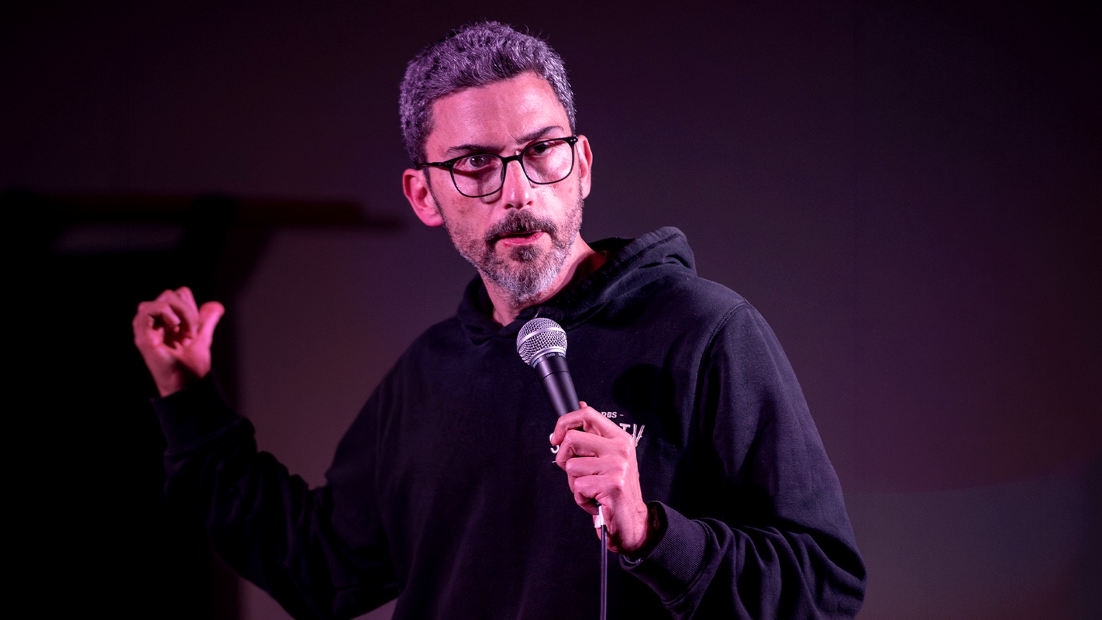 PEDRO LUZINDRO E CONVIDADOS (MICROFONE | STAGE | STAND UP COMEDY) - STAND-UP COMEDY
